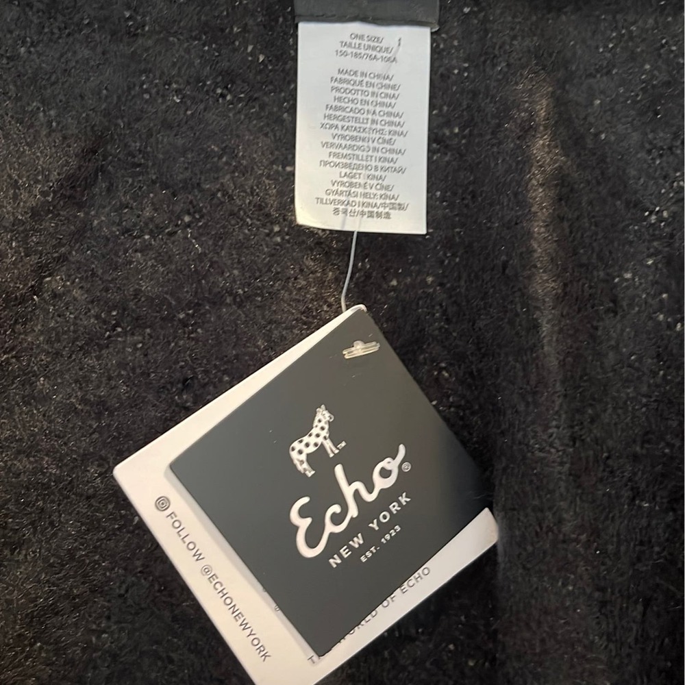 Solid Boucle Ruana one size - Picture 4 of 7